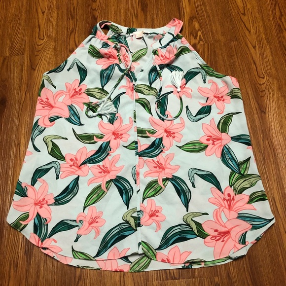 c & e Tops - Flowy sleeveless blouse